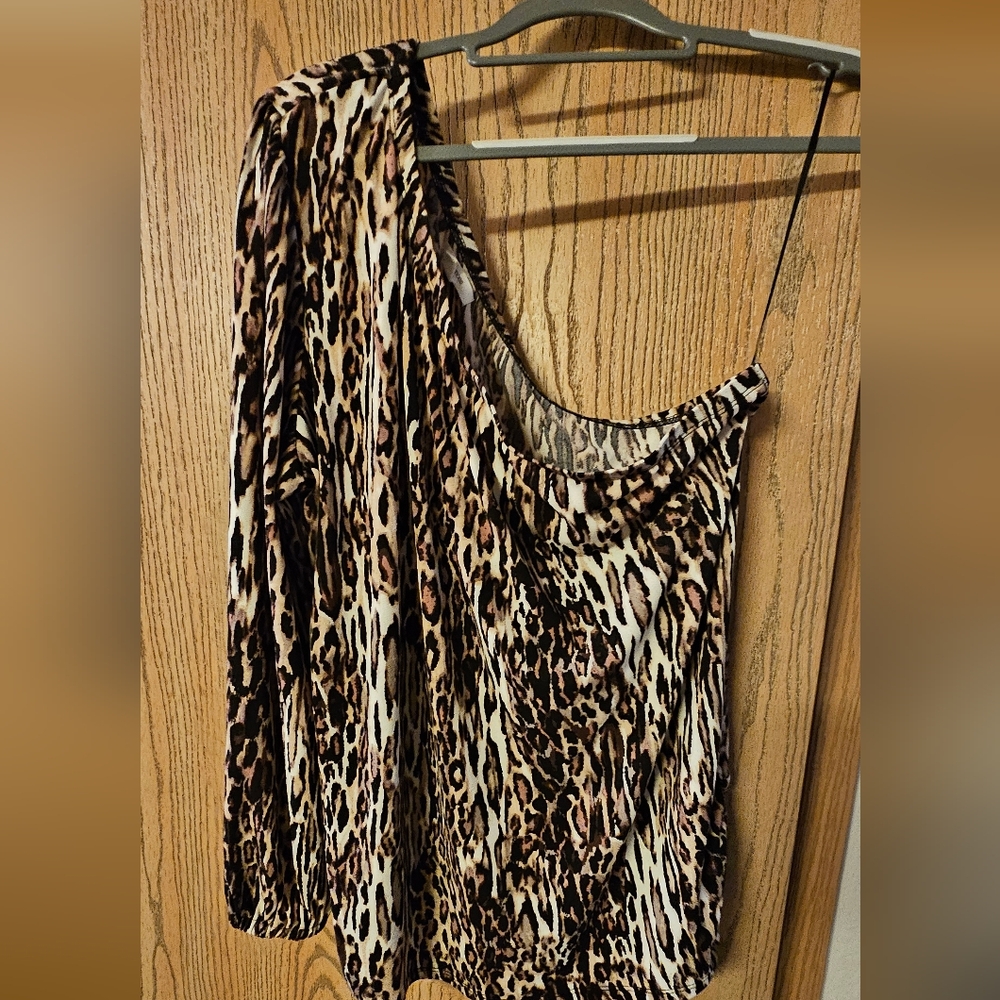 Maurice's XXL one sleeve cheetah print shirt